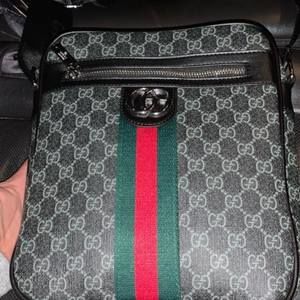 Meet your Posher, Milan